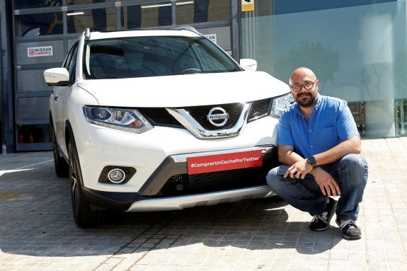 Nissan vende el primer vehículo por Twitter