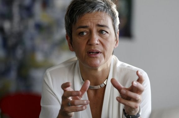 Margrethe Vestager es conocida por afrontar los problemas de frente y por su gusto por cocinar tartas. 