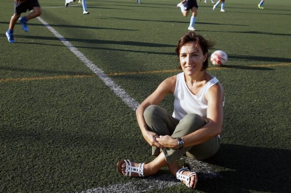 Rosa Castillo, en el Polideportivo Municipal de Nazaret. :: irene marsilla