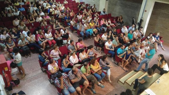La Pobla de Farnals alerta a Educación de la masificación del comedor del Cervantes
