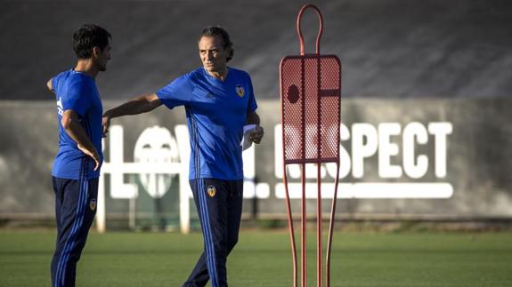 Prandelli, en un entrenamiento. 