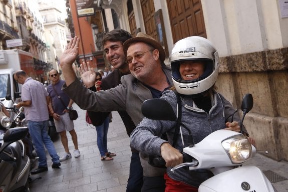 Pablo Carbonell y José Tortosa, a su llegada a Valencia. :: Molines