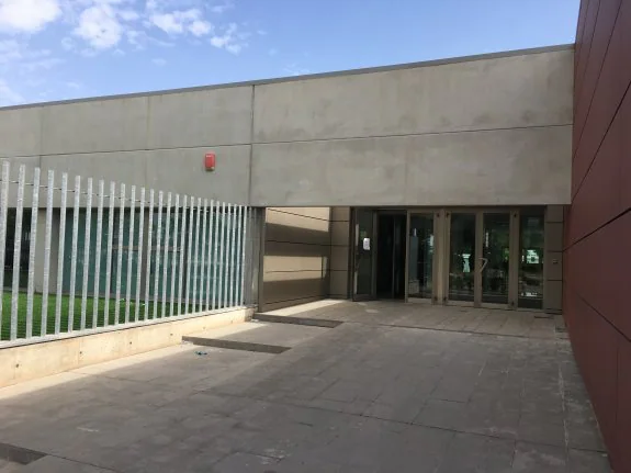 la entrada al comedor social de Casa Caridad. :: lp