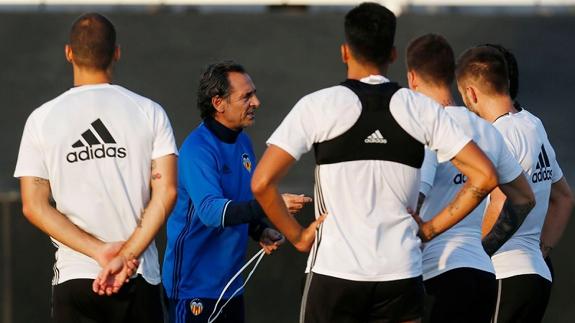 Prandelli prueba el 4-2-3-1 para su estreno con el Valencia CF