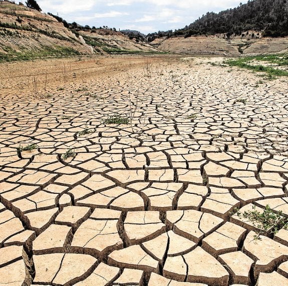 Embalse de Amadorio, en Alicante. :: álex domínguez