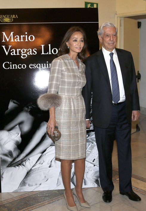Isabel Preysler y Mario Vargas Llosa ya llevan un año juntos. :: efe