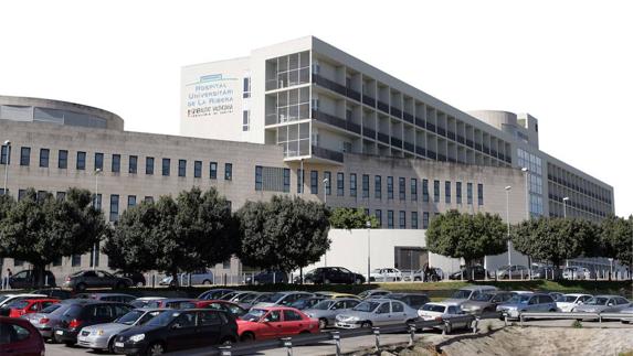 El Hospital de Alzira recurre la comunicación de Sanidad de no prorrogar el contrato