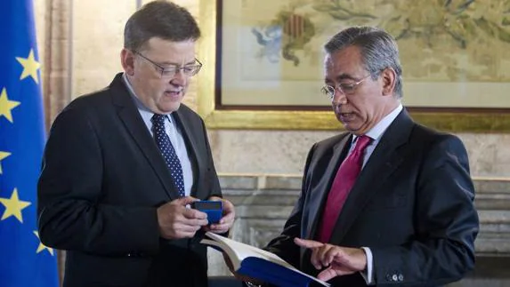Vicente Garrido, presidente del CJC, junto a Ximo Puig. 