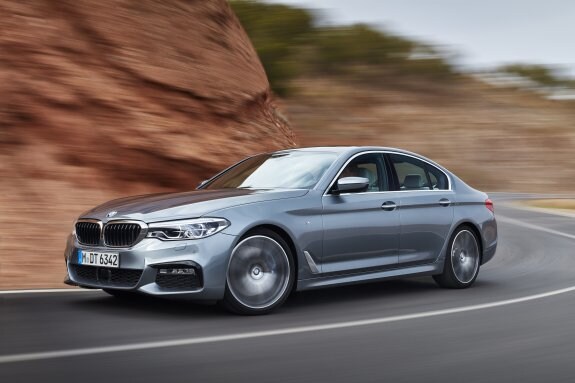 Carrocería de aluminio y chasis de acero para la berlina premium de la gama BMW.