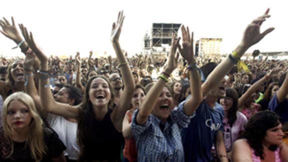 Asistentes al Arenal Sound, en su edición de 2015.