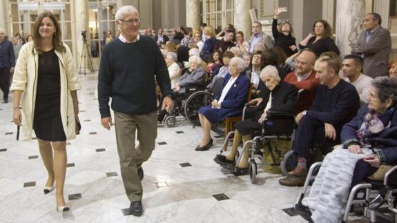 El Ayuntamiento de Valencia homenajea a 25 personas centenarias