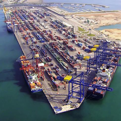 Vista aérea de uno de los muelles de contenedores del puerto de Valencia.