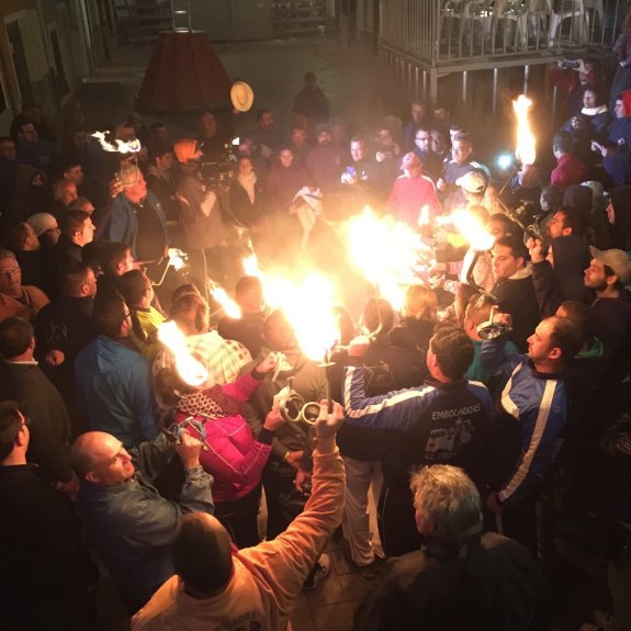 Un momento de la celebración de los festejos taurinos en Benigembla y acto revindicativo del bou embolat del pasado año. :: LP