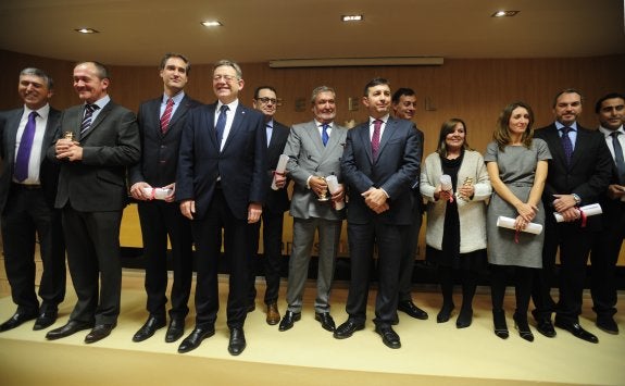 EL METAL ENTREGA SUS PREMIOS