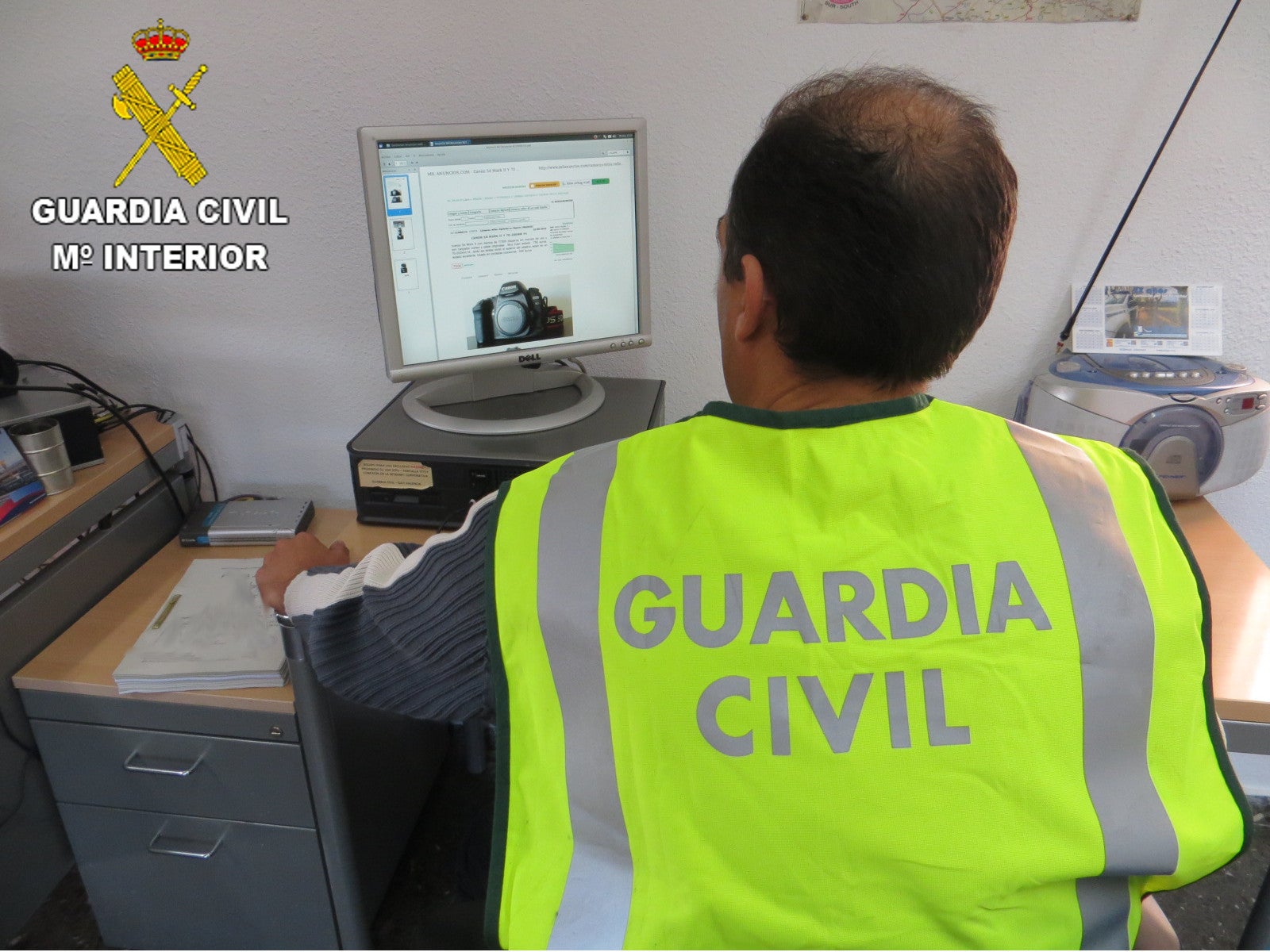 Detenido por robar material a fotógrafos engañándoles con falsas ofertas de trabajo