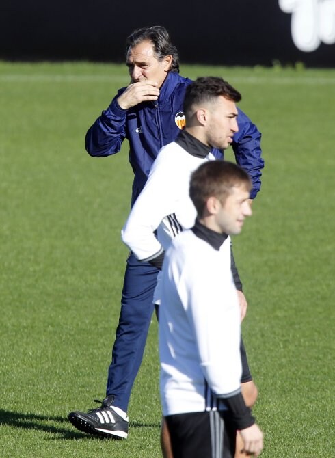 Prandelli, Munir y Cartabia, en el entrenamiento de ayer. :: j. j. monzó