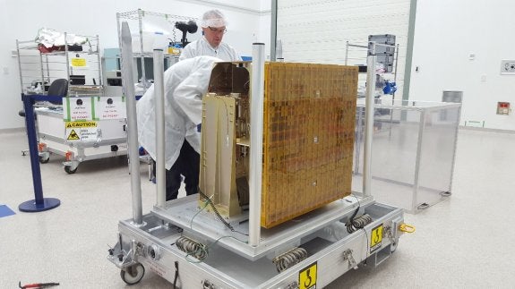Montaje de ASIM en el Instituto Nacional de Técnica Aeroespacial. :: LP