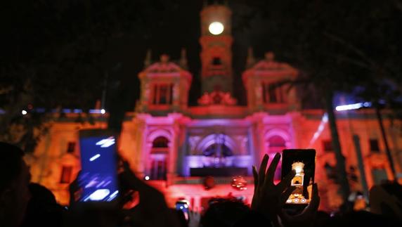 La fiesta de Nochevieja del Ayuntamiento de Valencia tendrá cuatro DJ e incorpora un espectáculo pirotécnico