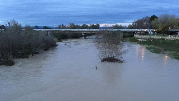 Desaparece el peligro de desbordamiento del río Júcar a su paso por Alzira