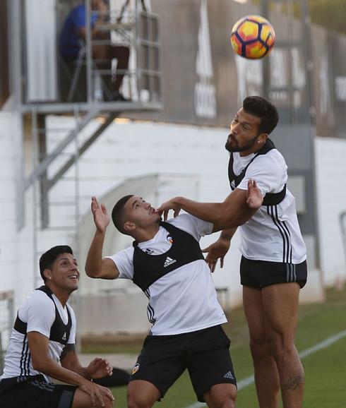 Valencia CF | Voro recupera a Ezequiel Garay