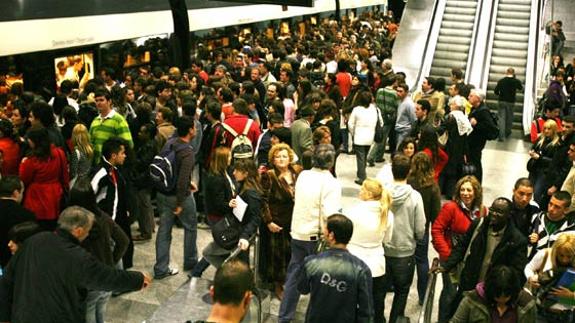 La estación de Xàtiva, repleta de viajeros un día de Fallas.