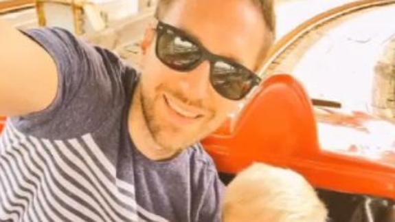 Un padre con cáncer terminal encuentra una familia para su hijo de 4 años