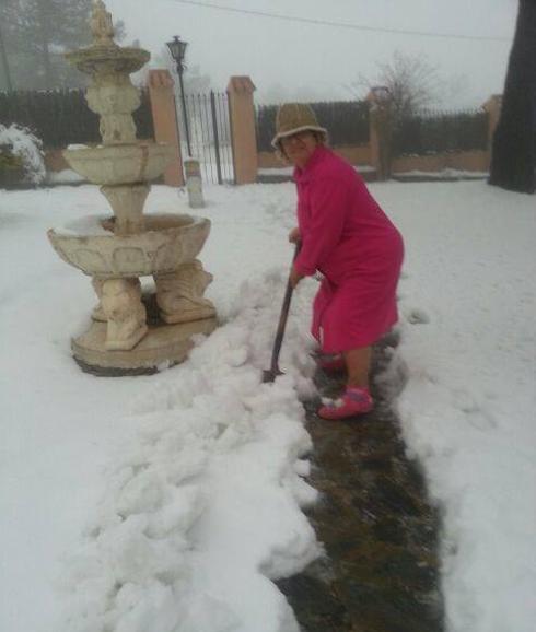 Una urbanización de Moixent queda incomunicada por la nieve