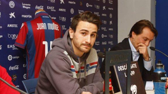 Juan Muñoz, durante su presentación.