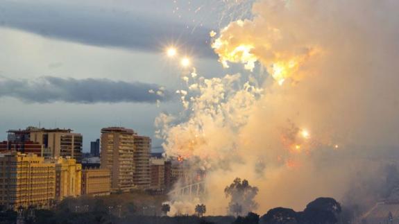 Fallas 2017 | Ricardo Caballer disparará una mascletà vertical el 25 de febrero