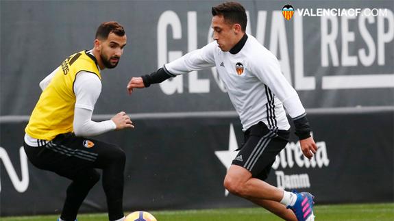 Valencia CF | Orellana se estrena en el regreso de Abdennour