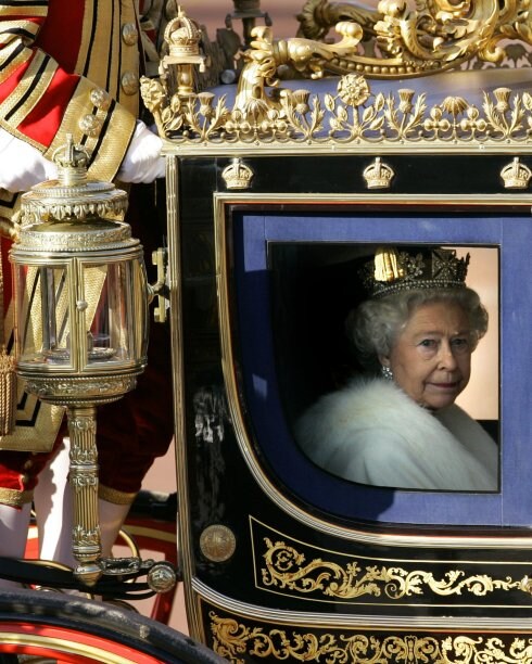 Isabel II, camino de la apertura del Parlamento británico. :: k. Wigglesworth