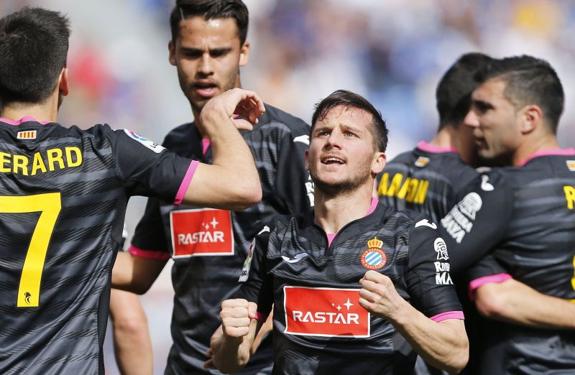 Pablo Daniel Piatti celebrando un gol con el RCD Espanyol. 