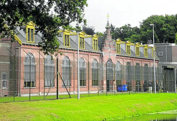 Cárcel de Esserhem, una de las prisiones reformadas por el Gobierno holandés. :: R. C.