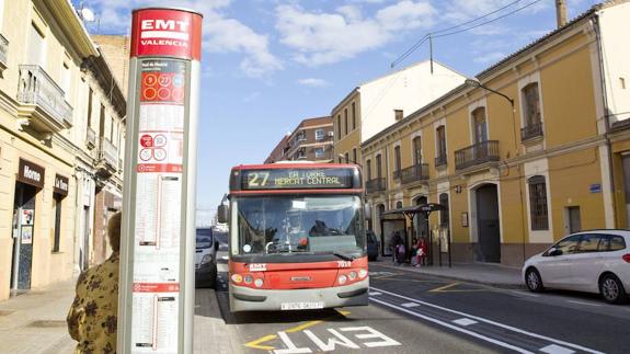 Parada de la EMT en el Cami Real de La Torre.