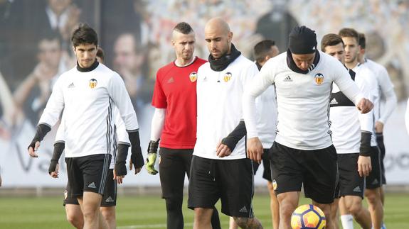 Valencia CF | Gayà regresa a la convocatoria