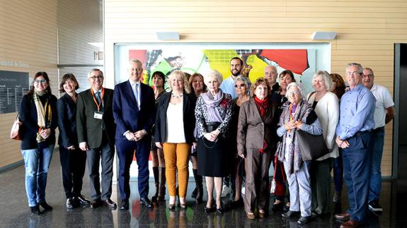 Candy Wright recibe en el Hospital de Denia el premio Points of Light por su gran labor como voluntaria