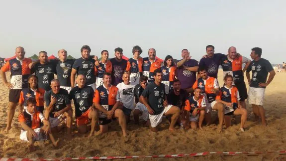 Foto de familia del equipo Clan de rugby inclusive. :: lp