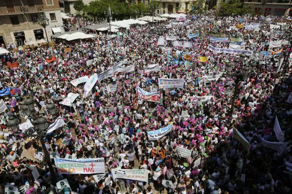 Vista de la manifestación del año pasado en favor de la libertad de educación en Valencia. :: manuel molines
