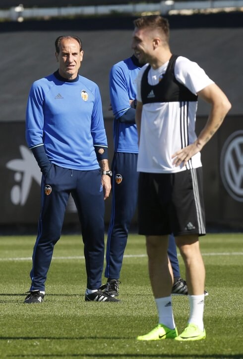 Voro, durante el entrenamiento de ayer en Paterna. :: juan j. monzó