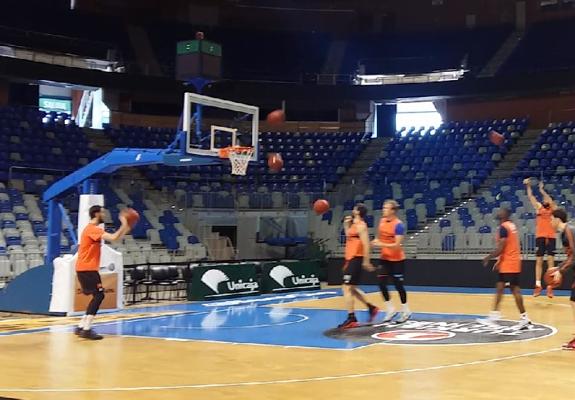 La plantilla del Valencia Basket, conjurada para ganar