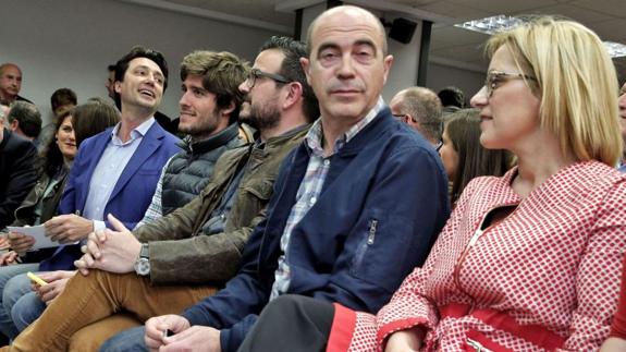 Vicente Betoret y Mari Carmen Contelles, uno en cada extremo.