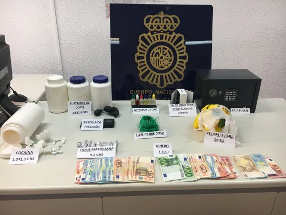 Material incautado por la Policía Nacional en Gandia. :: lp