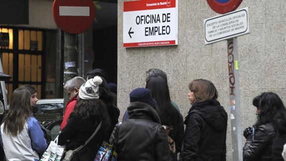 Compromís propone primar a parados de larga duración en las próximas convocatorias de empleo público