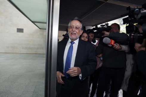 Alfonso Grau, en la Ciudad de la Justicia de Valencia. :: irene marsilla