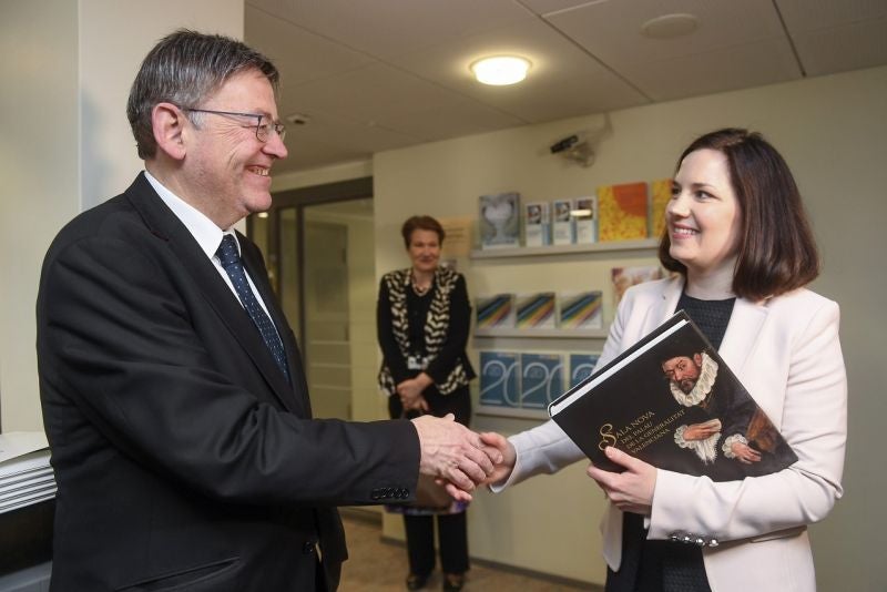 El presidente del Consell, Ximo Puig, y la ministra de Educación de Finlandia, Sanni Grahn-Laasonen.