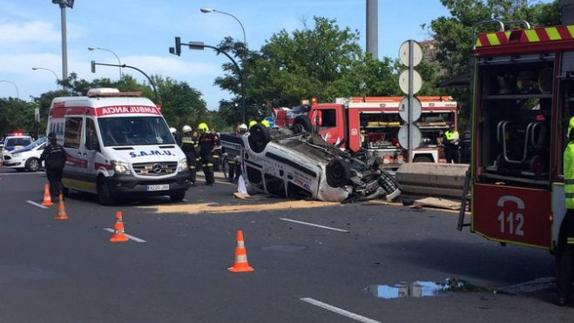 Accidente en el paso inferior de Tirso de Molina de Valencia.