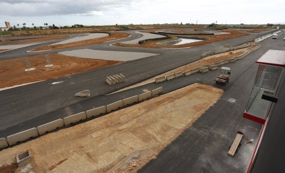 La pista del Circuit de la Ribera, cuyo dueño quiere inaugurar a final de mes. :: jesús signes