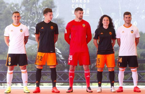 El Valencia CF presentará las equipaciones de la temporada 2017/2018 el 30 de mayo
