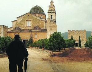 Una vista del monasterio de Simat. ::                             J.RIBES