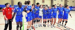 Las jugadoras del Mar Alicante celebran su victoria sobre el Lubin en la Recopa de Europa. ::
A. DOMÍNGUEZ